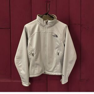 The North Face Women's APEX Jacket in Light Gray-SP
Excellent Used Condition
